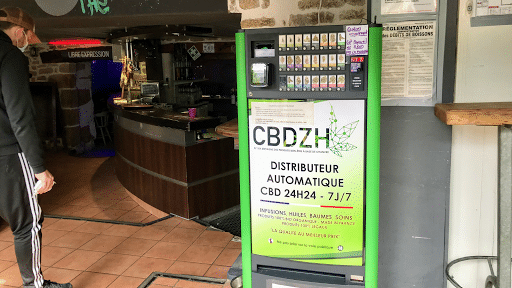 Distributeur Automatique By Cbdzh à Quimperlé - France